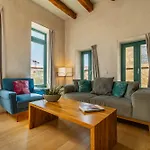 Panaretos Deluxe Maisonette *