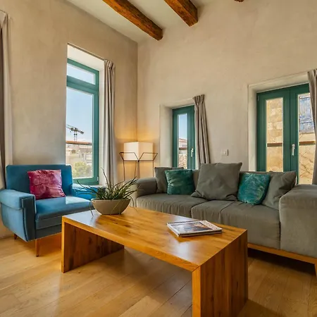 Panaretos Deluxe Maisonette *